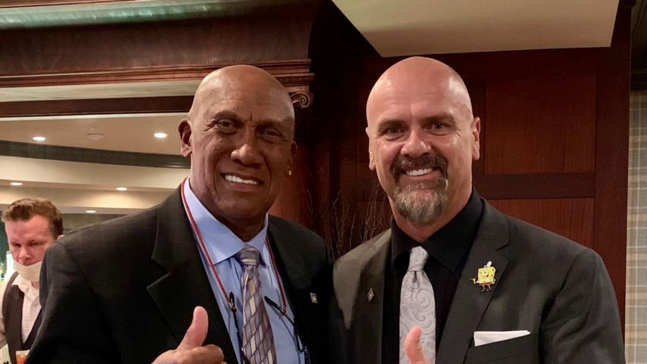 Larry Walker Spongebob lapel pin during hall of fame induction