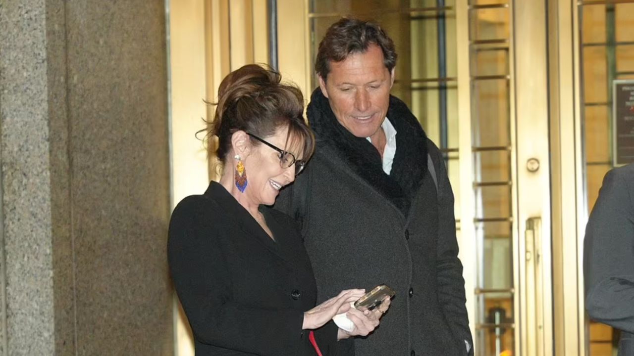 Ex-NHL Player Ron Duguay Is, in Fact, Dating Sarah Palin