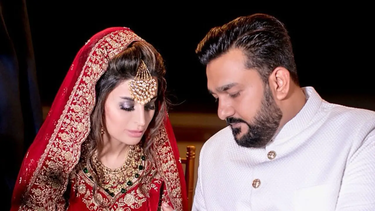 Safa Siddiqui husband fahad siddiqui: Wedding Dress, Wedding ring.