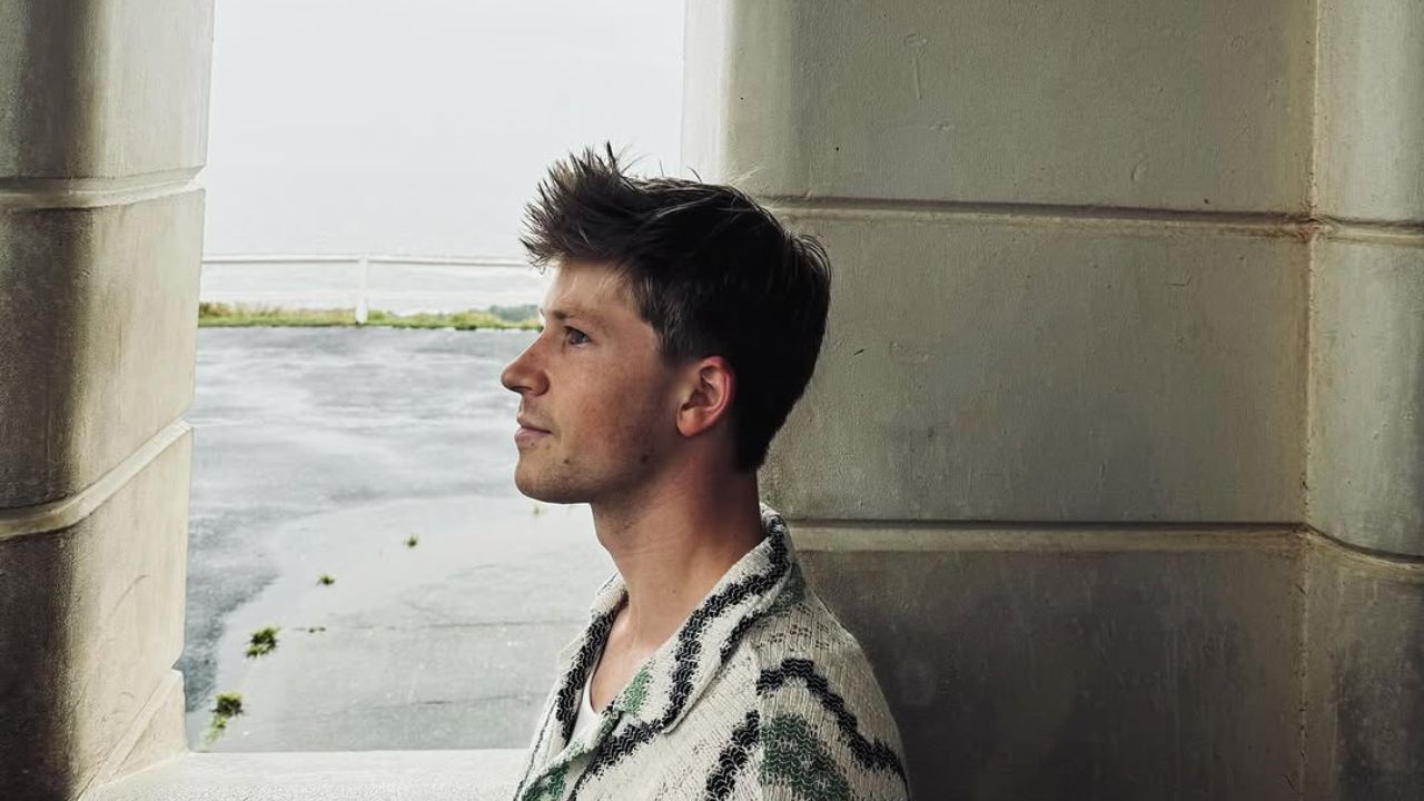 Embracing the single life, Robert Irwin continues to shine as a beacon of wildlife conservation, waiting for love to blossom amidst the wonders of nature.